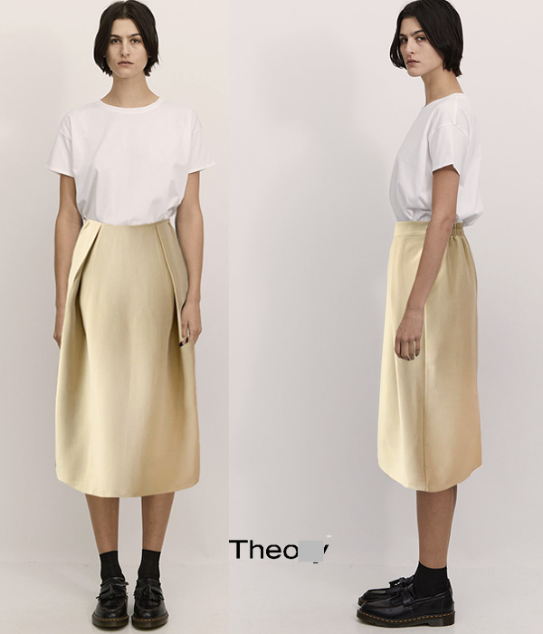Theor* st~pleats skirt ;모던한 텍스쳐와 편안한 뒷밴딩으로 더욱 만족스러우실 스커트~