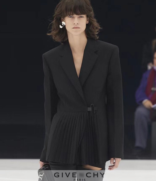 Givench* pleats jacket ;플리츠 디테일이 럭셔리한 시크 자켓!!