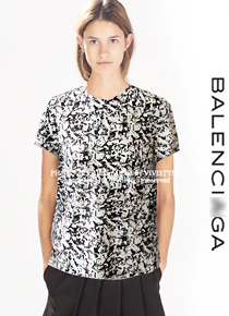 Balenciag* printed top;캐주얼의 편안함과 도회적인 프린팅으로 너무나 매력적인 탑!!