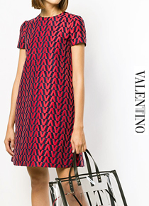 Valentin* brocade mini dress; $2,790 완벽한 핏감의 사랑스러운 원피스!!